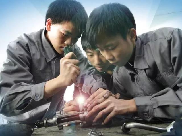 甘肃北方技工学校中职生综合素质普遍低于普高生的原因是什么？