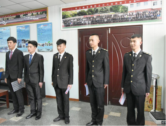 新疆木垒县公安局在我校召开警务辅助人员面试会