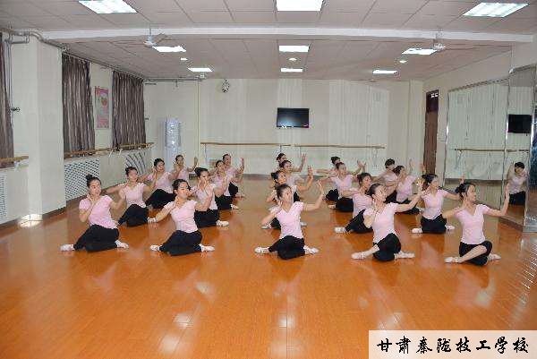 兰州幼师专业学校有哪些条件吸引家长？