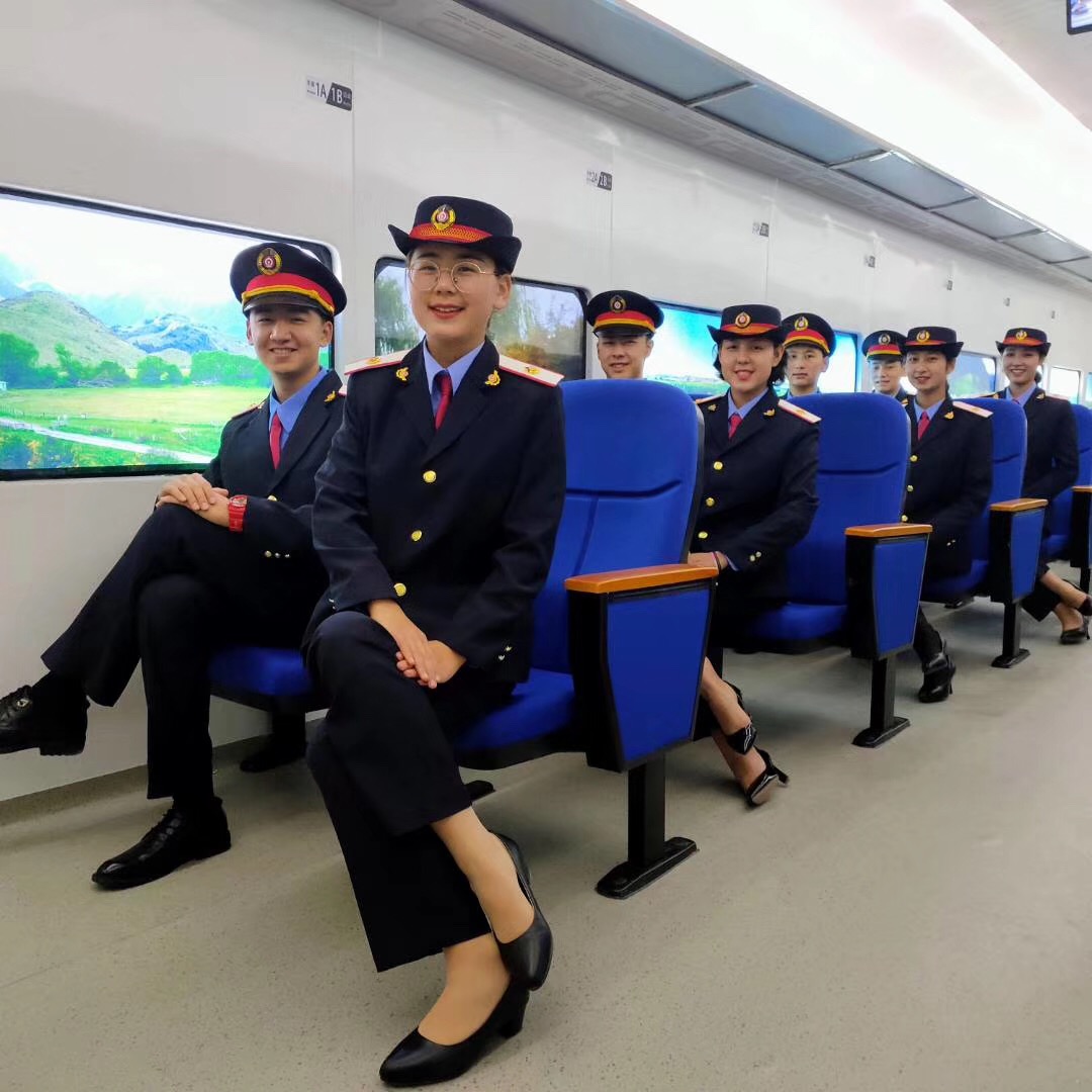 初中毕业选择兰州高铁学校怎么样？